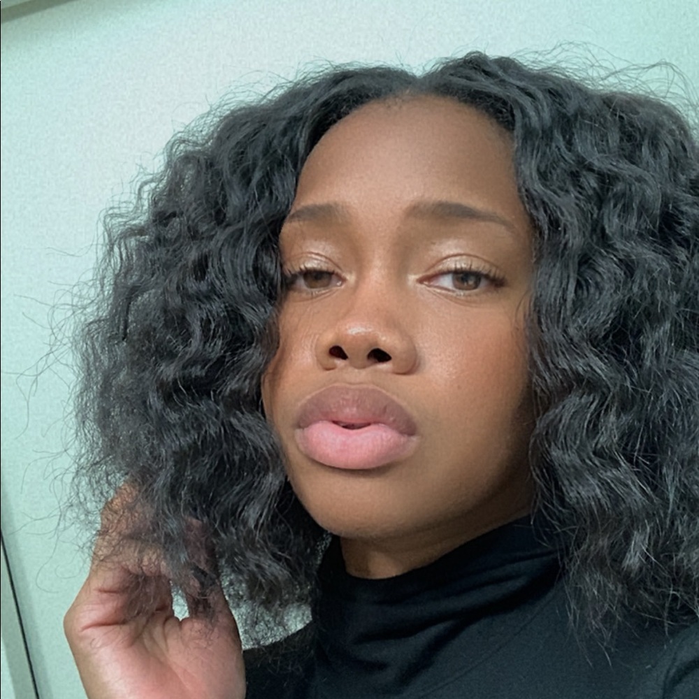 Meet your Posher, Kayla